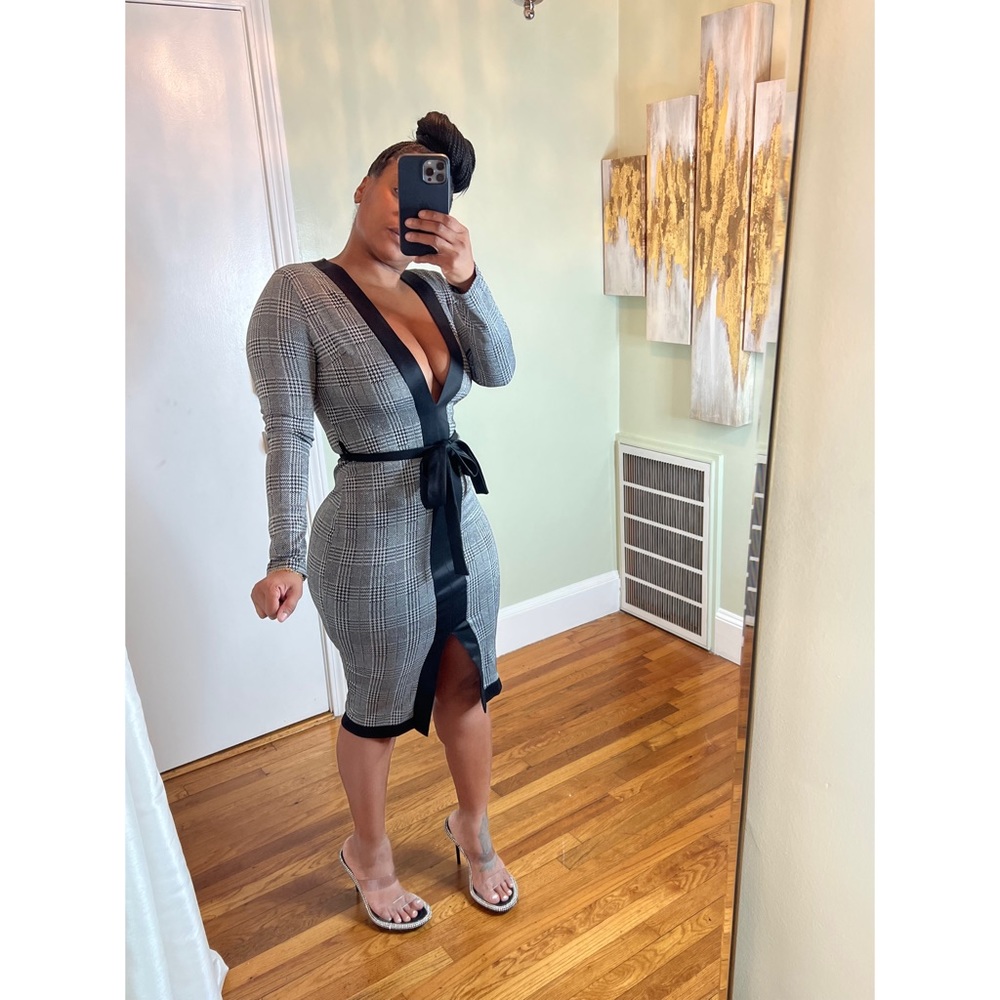 🌹NEW - KAPILA Dress in Plaid…belt not included. - Picture 3 of 10